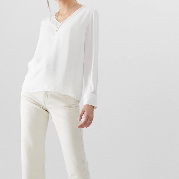 White v-neck Blouse - Picture 4 of 4
